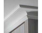Plain plaster ceiling cornice